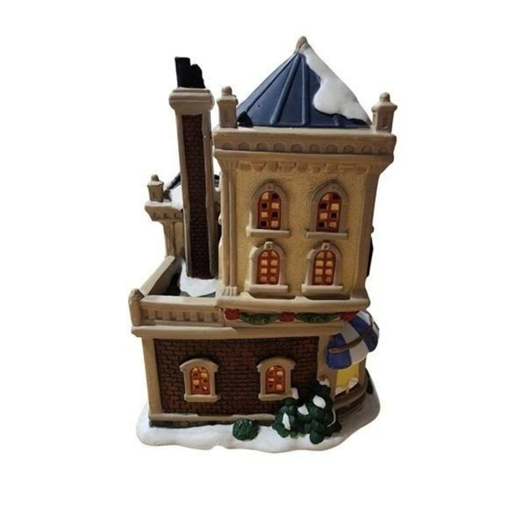 Holiday Time Christmas Cricket Inn Building - Picture 5 of 7